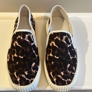 Veronica Beard Panelle Leopard slip on sneakers